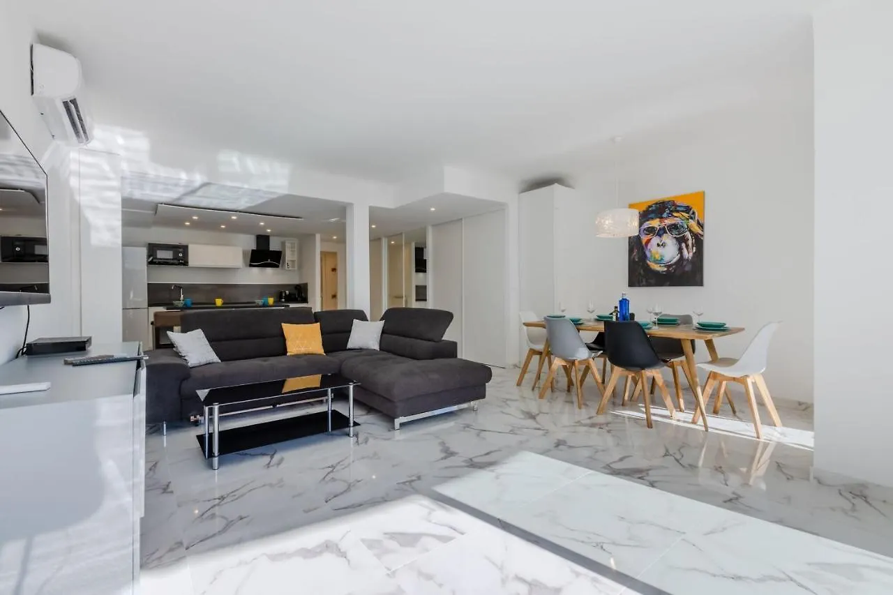 90M On The Croisette With Terrace & Sea View Apartment Cannes
